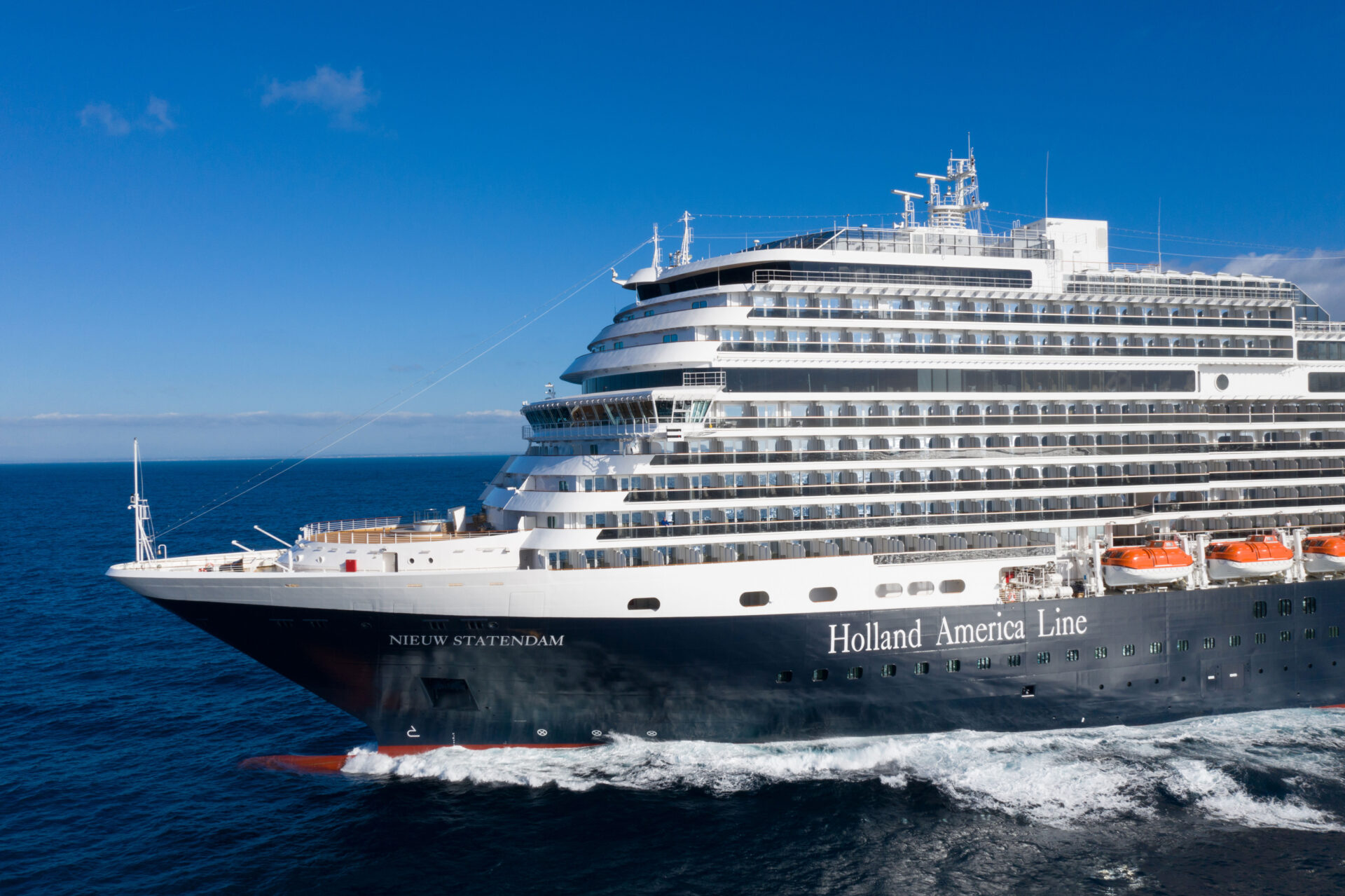 Adriatic Crossing: Stromboli, Andalusia & Azores krydstogt med Nieuw Statendam - 01 11 2025