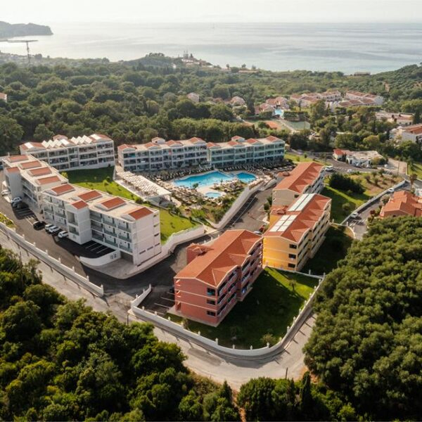 Lejlighedshotel Robolla Beach
