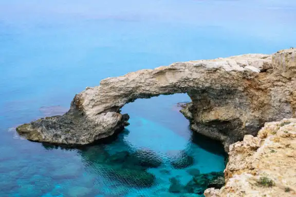 Love bridge Ayia Napa Cyprus på en billig afbudsrejse til Cypern